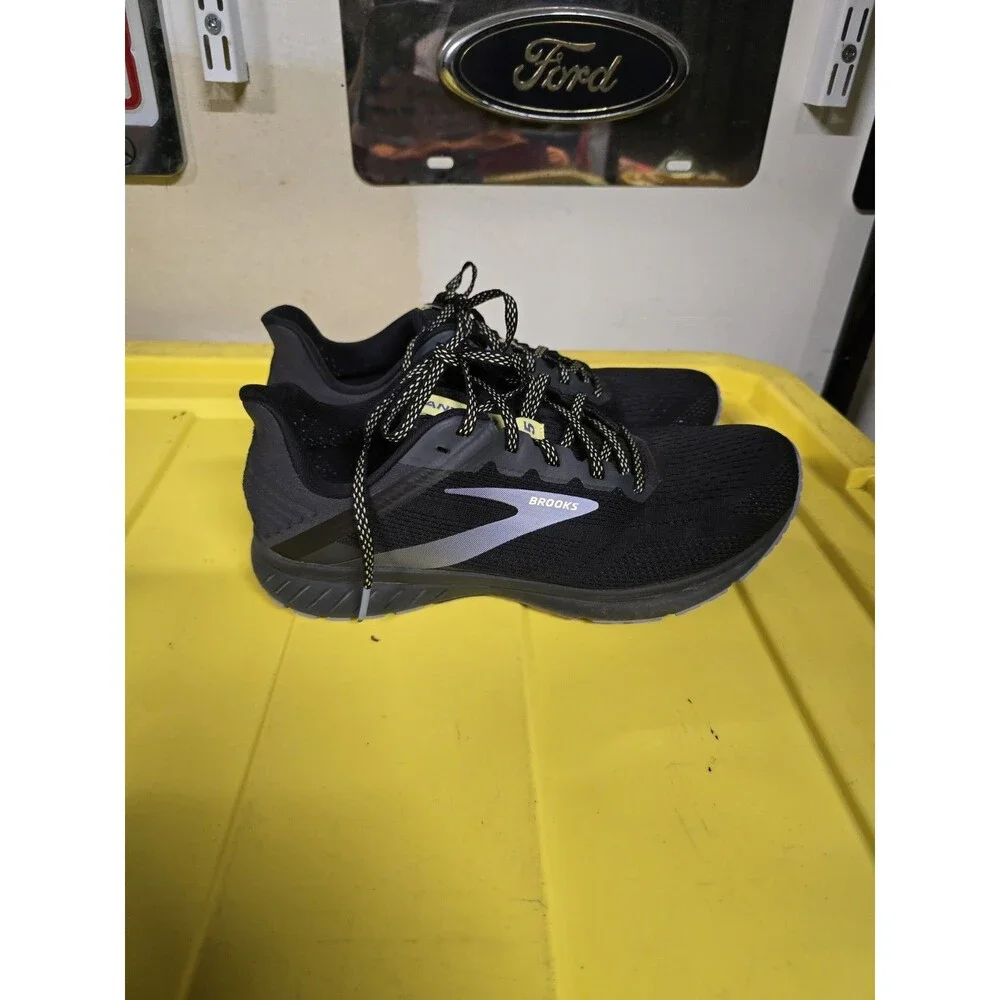 Brooks Anthem 5 Women’s Running Shoes Black Gray Sneakers Athletic Gym Sz 9